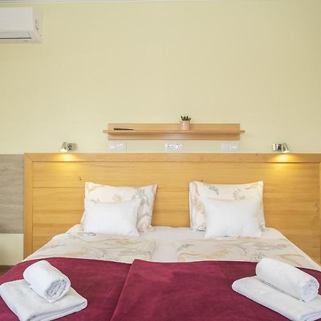 Acs Apartman Heviz Exterior photo