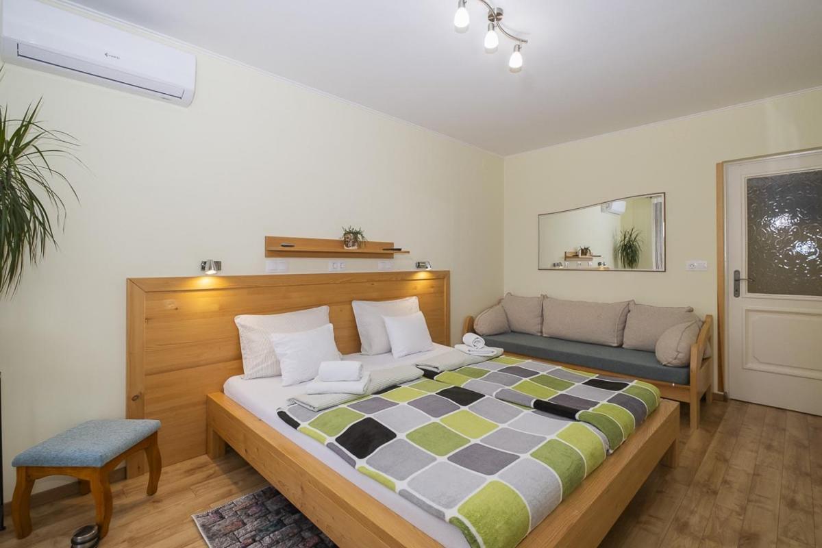 Acs Apartman Heviz Exterior photo