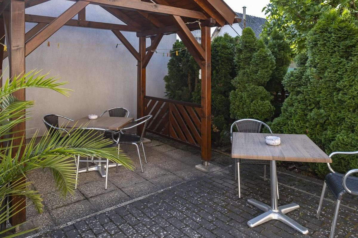 Acs Apartman Heviz Exterior photo